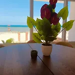 Vistas Y Terraza Panoramica Frente Al Mar En Denia, Rotas アパート デニア