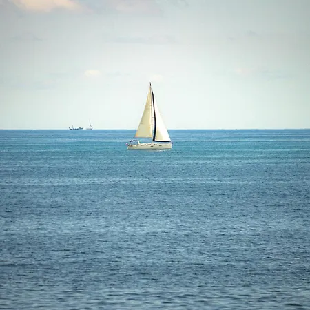 Vistas Y Terraza Panoramica Frente Al Mar En Denia, Rotas Apartment *
